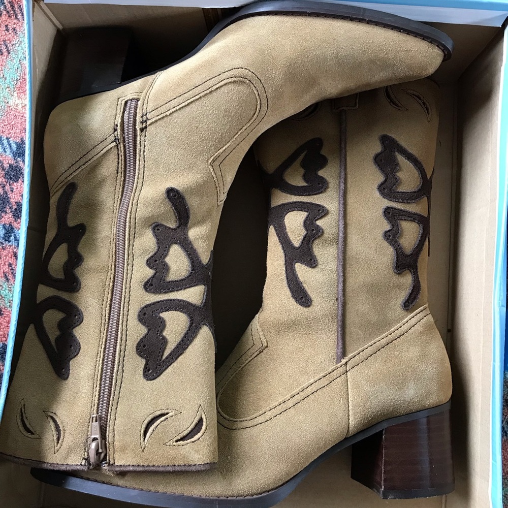 Cowboy boots size 8